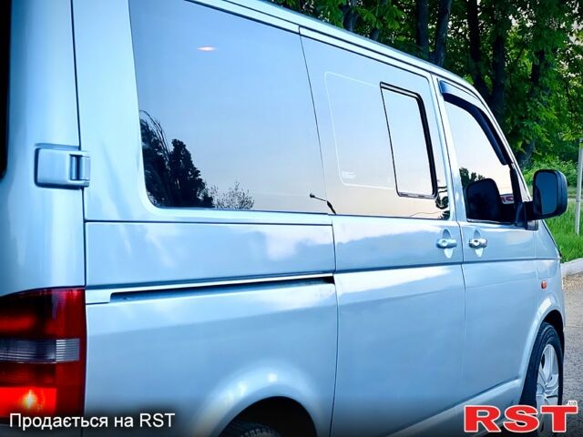 Серый Фольксваген Мультиван, объемом двигателя 2.5 л и пробегом 420 тыс. км за 7650 $, фото 9 на Automoto.ua