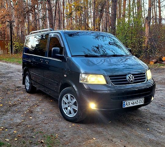 Фольксваген Мультиван 2008 в Изюме на Automoto.ua Серый Фольксваген Мультиван, объемом двигателя 2.5 л и пробегом 315 тыс. км за 15999 $, фото 2 на Automoto.ua