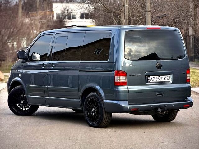 Сірий Фольксваген Мультиван, об'ємом двигуна 2.5 л та пробігом 320 тис. км за 14500 $, фото 5 на Automoto.ua