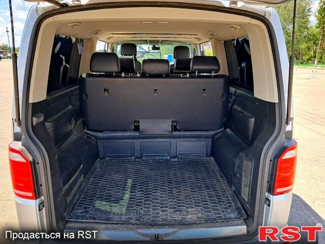 Сірий Фольксваген Мультиван, об'ємом двигуна 2 л та пробігом 275 тис. км за 36000 $, фото 5 на Automoto.ua