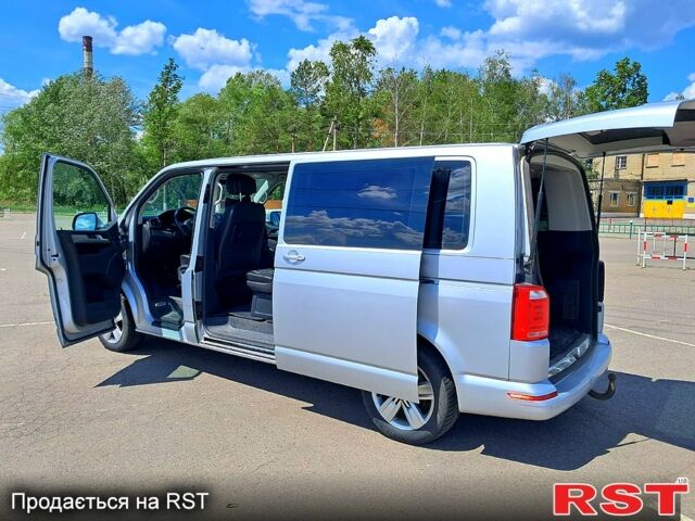 Сірий Фольксваген Мультиван, об'ємом двигуна 2 л та пробігом 275 тис. км за 36000 $, фото 2 на Automoto.ua