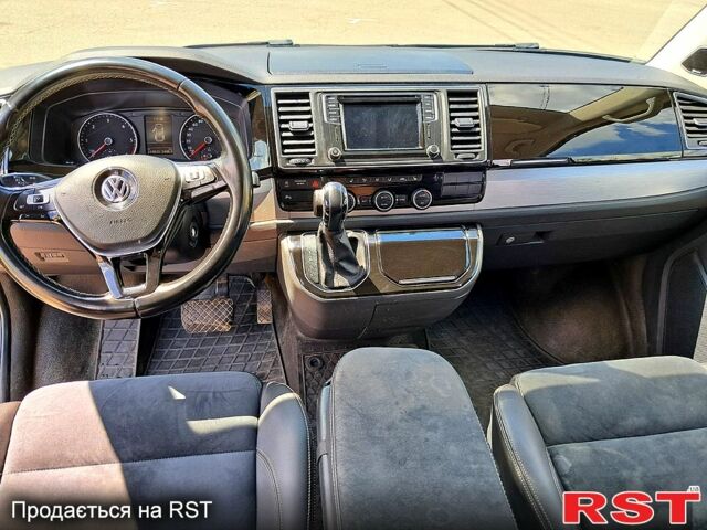 Сірий Фольксваген Мультиван, об'ємом двигуна 2 л та пробігом 275 тис. км за 36000 $, фото 3 на Automoto.ua
