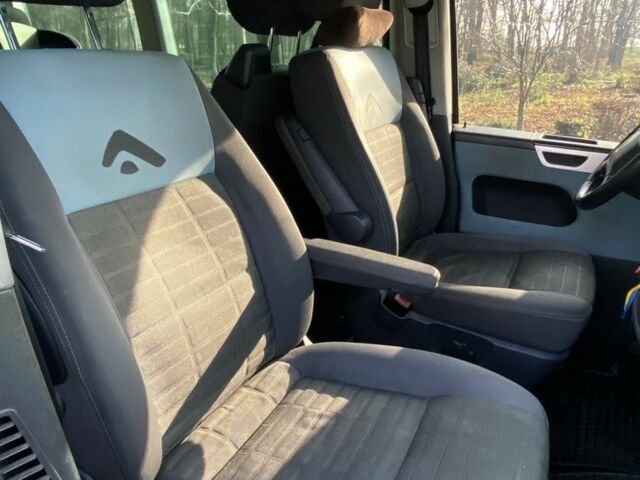 Синий Фольксваген Мультиван, объемом двигателя 2.5 л и пробегом 258 тыс. км за 13500 $, фото 7 на Automoto.ua