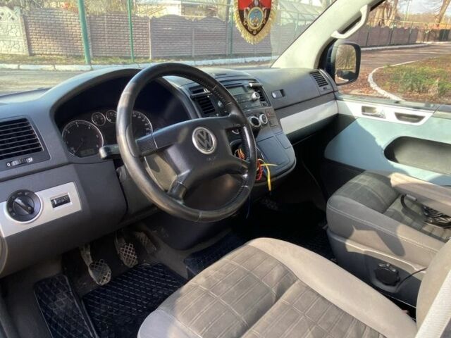 Синий Фольксваген Мультиван, объемом двигателя 2.5 л и пробегом 258 тыс. км за 13500 $, фото 6 на Automoto.ua