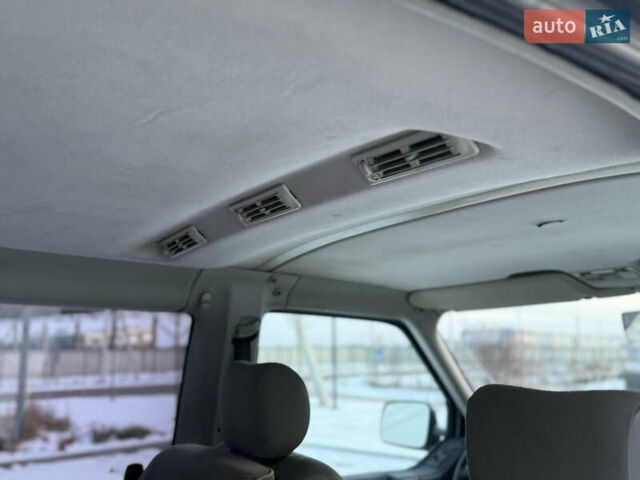 Синій Фольксваген Мультиван, об'ємом двигуна 2.5 л та пробігом 500 тис. км за 4250 $, фото 17 на Automoto.ua