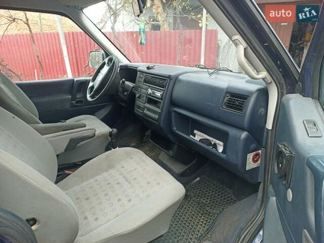 Синий Фольксваген Мультиван, объемом двигателя 2.5 л и пробегом 495 тыс. км за 5000 $, фото 6 на Automoto.ua