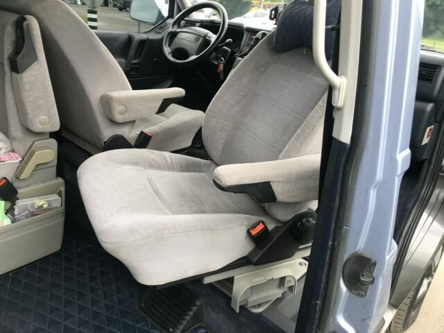 Синій Фольксваген Мультиван, об'ємом двигуна 2.5 л та пробігом 513 тис. км за 10500 $, фото 16 на Automoto.ua