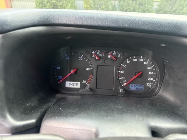 Синій Фольксваген Мультиван, об'ємом двигуна 2.5 л та пробігом 513 тис. км за 10500 $, фото 2 на Automoto.ua