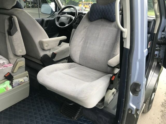 Синій Фольксваген Мультиван, об'ємом двигуна 2.5 л та пробігом 513 тис. км за 10500 $, фото 18 на Automoto.ua