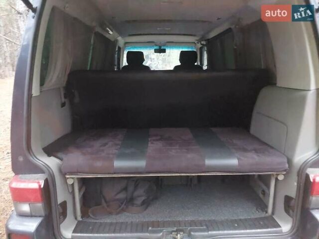 Синій Фольксваген Мультиван, об'ємом двигуна 2.5 л та пробігом 470 тис. км за 9000 $, фото 3 на Automoto.ua