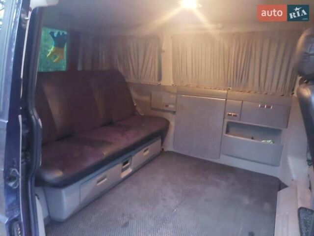 Синій Фольксваген Мультиван, об'ємом двигуна 2.5 л та пробігом 470 тис. км за 9000 $, фото 6 на Automoto.ua