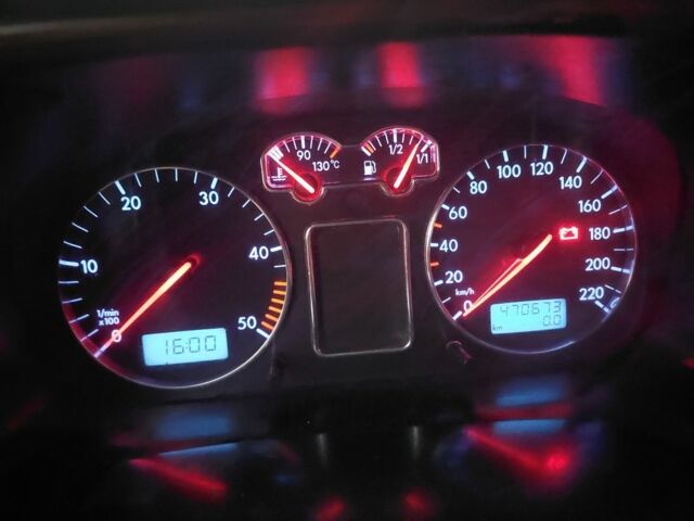 Синій Фольксваген Мультиван, об'ємом двигуна 2.5 л та пробігом 470 тис. км за 9000 $, фото 9 на Automoto.ua