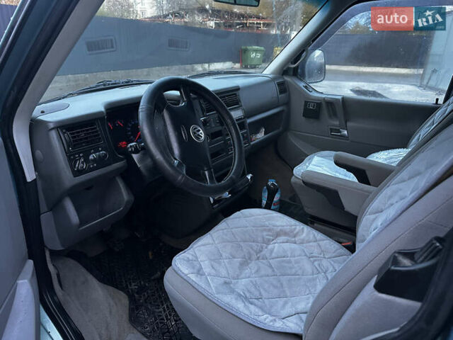 Синій Фольксваген Мультиван, об'ємом двигуна 2.46 л та пробігом 230 тис. км за 9200 $, фото 2 на Automoto.ua