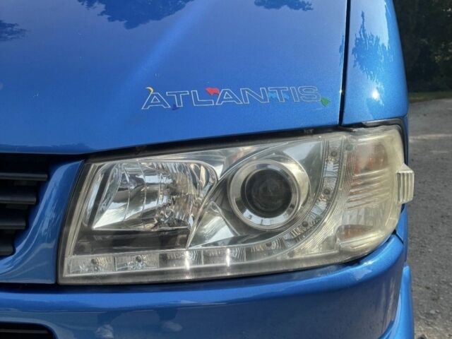 Синий Фольксваген Мультиван, объемом двигателя 2.5 л и пробегом 280 тыс. км за 2300 $, фото 3 на Automoto.ua