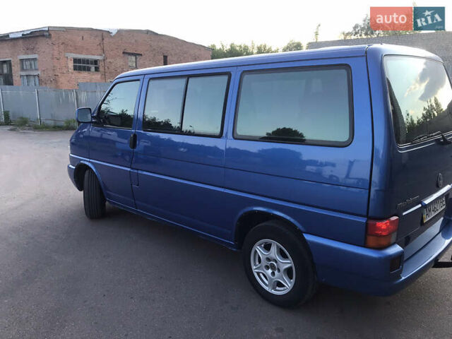 Синий Фольксваген Мультиван, объемом двигателя 2.5 л и пробегом 273 тыс. км за 13000 $, фото 2 на Automoto.ua