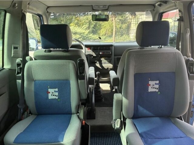 Синий Фольксваген Мультиван, объемом двигателя 2.5 л и пробегом 280 тыс. км за 2300 $, фото 8 на Automoto.ua