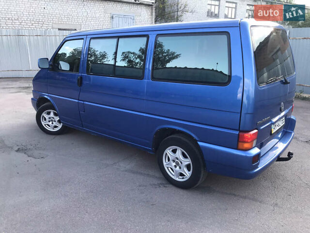 Синий Фольксваген Мультиван, объемом двигателя 2.5 л и пробегом 273 тыс. км за 13000 $, фото 21 на Automoto.ua
