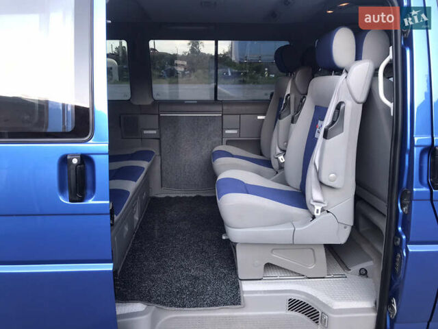 Синий Фольксваген Мультиван, объемом двигателя 2.5 л и пробегом 273 тыс. км за 13000 $, фото 13 на Automoto.ua