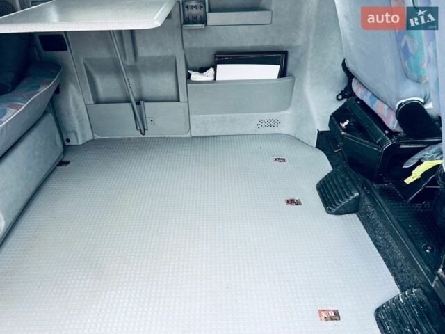 Синій Фольксваген Мультиван, об'ємом двигуна 2.5 л та пробігом 465 тис. км за 7850 $, фото 30 на Automoto.ua