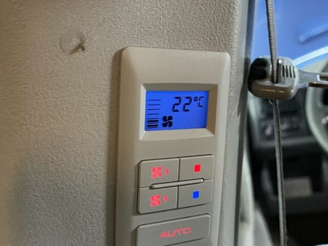 Синий Фольксваген Мультиван, объемом двигателя 2.5 л и пробегом 432 тыс. км за 13700 $, фото 13 на Automoto.ua