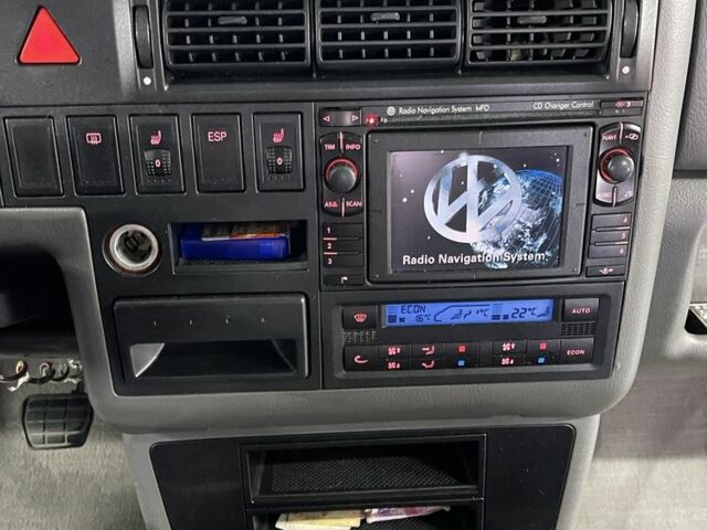 Синий Фольксваген Мультиван, объемом двигателя 2.5 л и пробегом 432 тыс. км за 13700 $, фото 11 на Automoto.ua