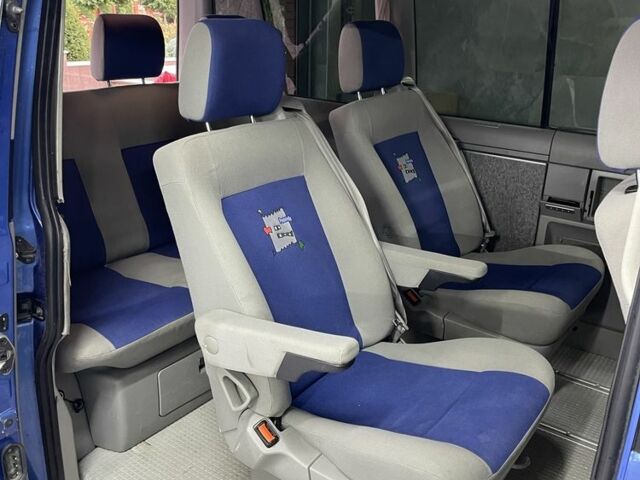 Синий Фольксваген Мультиван, объемом двигателя 2.5 л и пробегом 432 тыс. км за 13700 $, фото 8 на Automoto.ua