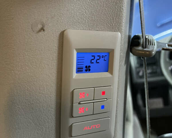Синій Фольксваген Мультиван, об'ємом двигуна 2.5 л та пробігом 432 тис. км за 13700 $, фото 29 на Automoto.ua