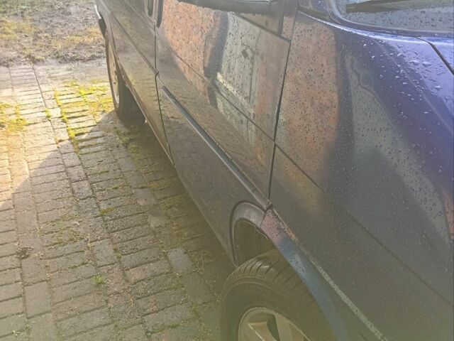 Синій Фольксваген Мультиван, об'ємом двигуна 0 л та пробігом 200 тис. км за 3500 $, фото 2 на Automoto.ua