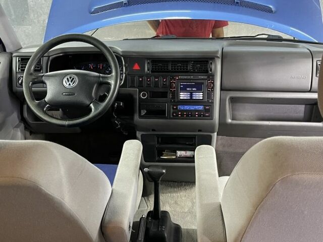 Синий Фольксваген Мультиван, объемом двигателя 2.5 л и пробегом 432 тыс. км за 13700 $, фото 14 на Automoto.ua