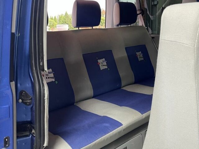 Синий Фольксваген Мультиван, объемом двигателя 2.5 л и пробегом 432 тыс. км за 13700 $, фото 17 на Automoto.ua