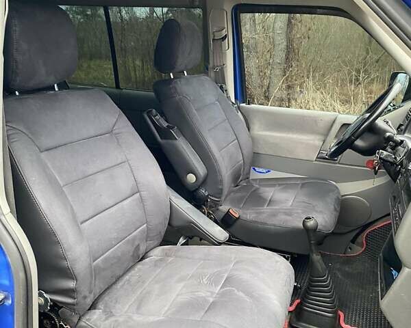 Синій Фольксваген Мультиван, об'ємом двигуна 2.47 л та пробігом 235 тис. км за 7700 $, фото 19 на Automoto.ua