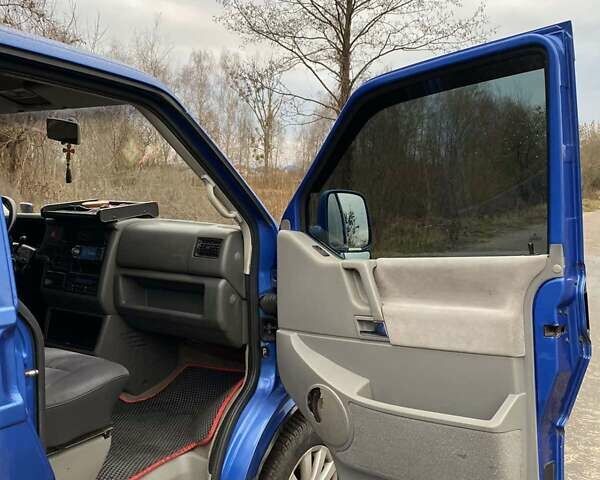 Синій Фольксваген Мультиван, об'ємом двигуна 2.47 л та пробігом 235 тис. км за 7700 $, фото 21 на Automoto.ua