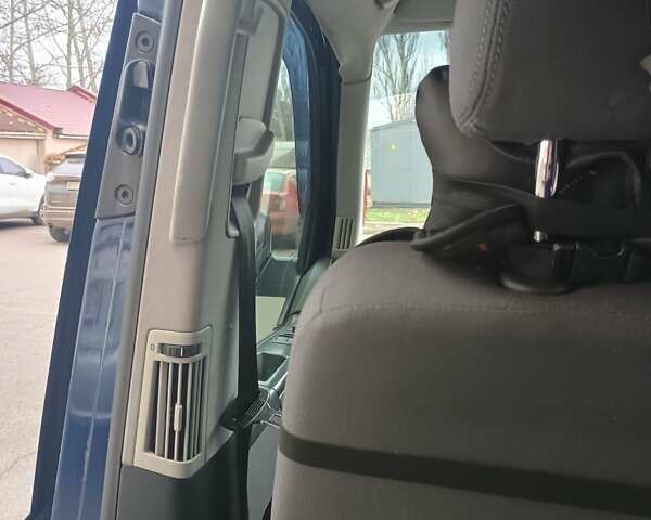 Синий Фольксваген Мультиван, объемом двигателя 2.5 л и пробегом 395 тыс. км за 15800 $, фото 26 на Automoto.ua