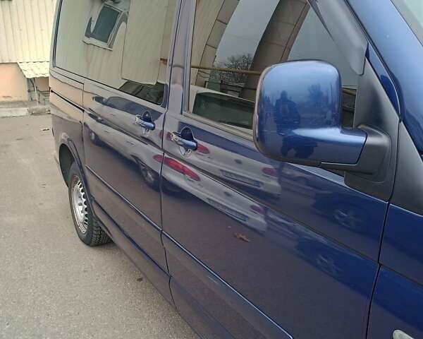 Синий Фольксваген Мультиван, объемом двигателя 2.5 л и пробегом 395 тыс. км за 15800 $, фото 6 на Automoto.ua