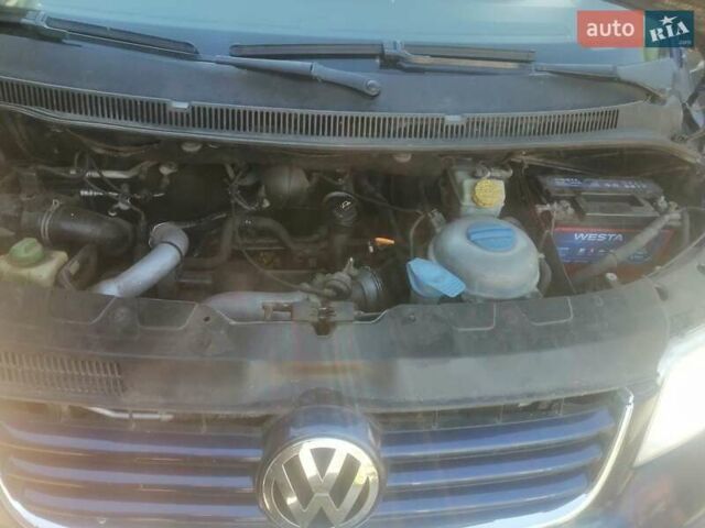 Синий Фольксваген Мультиван, объемом двигателя 2.5 л и пробегом 395 тыс. км за 15800 $, фото 48 на Automoto.ua