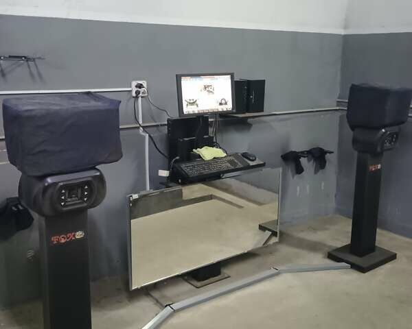 Синий Фольксваген Мультиван, объемом двигателя 2.5 л и пробегом 395 тыс. км за 15800 $, фото 17 на Automoto.ua