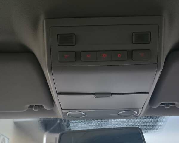 Синий Фольксваген Мультиван, объемом двигателя 2.5 л и пробегом 395 тыс. км за 15800 $, фото 38 на Automoto.ua