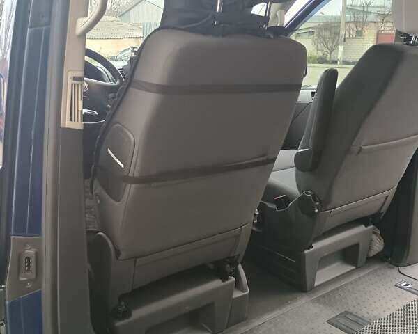 Синий Фольксваген Мультиван, объемом двигателя 2.5 л и пробегом 395 тыс. км за 15800 $, фото 27 на Automoto.ua