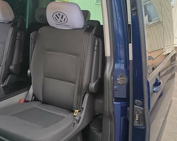 Синий Фольксваген Мультиван, объемом двигателя 2.5 л и пробегом 395 тыс. км за 15800 $, фото 35 на Automoto.ua