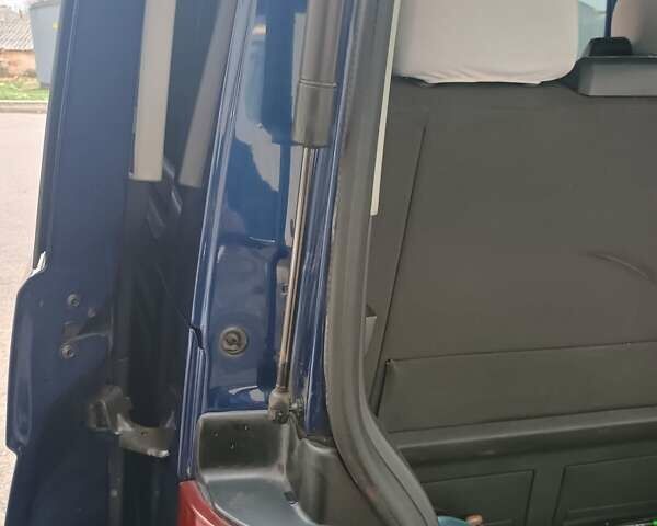 Синий Фольксваген Мультиван, объемом двигателя 2.5 л и пробегом 395 тыс. км за 15800 $, фото 22 на Automoto.ua