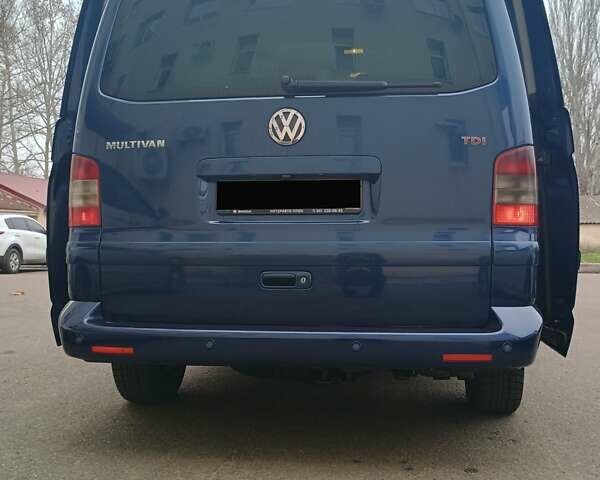 Синий Фольксваген Мультиван, объемом двигателя 2.5 л и пробегом 395 тыс. км за 15800 $, фото 10 на Automoto.ua