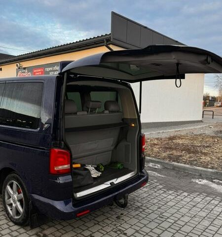 Синий Фольксваген Мультиван, объемом двигателя 2.5 л и пробегом 318 тыс. км за 13800 $, фото 7 на Automoto.ua