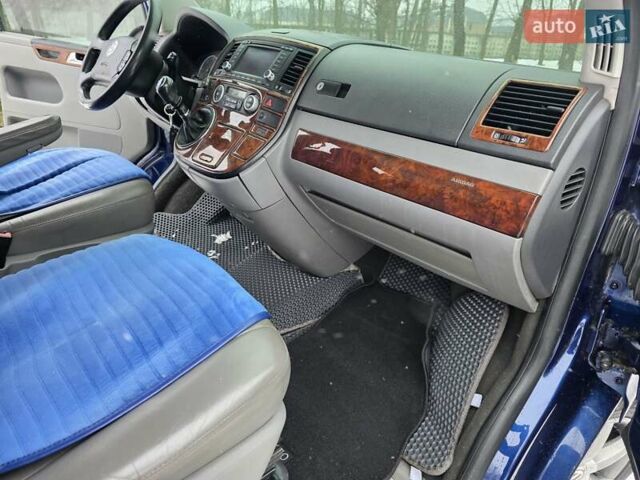 Синій Фольксваген Мультиван, об'ємом двигуна 2.46 л та пробігом 299 тис. км за 12900 $, фото 21 на Automoto.ua