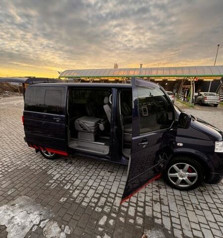 Синий Фольксваген Мультиван, объемом двигателя 2.5 л и пробегом 318 тыс. км за 13800 $, фото 4 на Automoto.ua