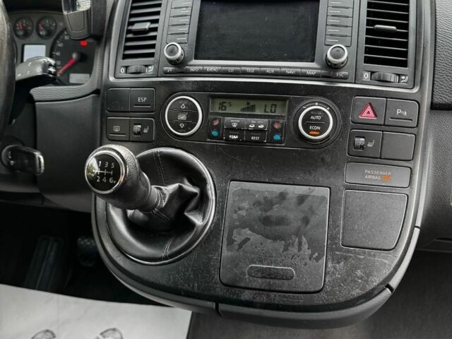 Синій Фольксваген Мультиван, об'ємом двигуна 0 л та пробігом 300 тис. км за 3500 $, фото 10 на Automoto.ua