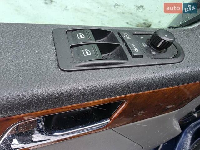 Синій Фольксваген Мультиван, об'ємом двигуна 2.46 л та пробігом 299 тис. км за 12900 $, фото 20 на Automoto.ua