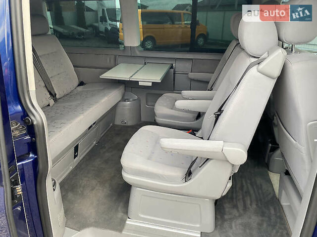 Синій Фольксваген Мультиван, об'ємом двигуна 1.9 л та пробігом 300 тис. км за 13400 $, фото 4 на Automoto.ua