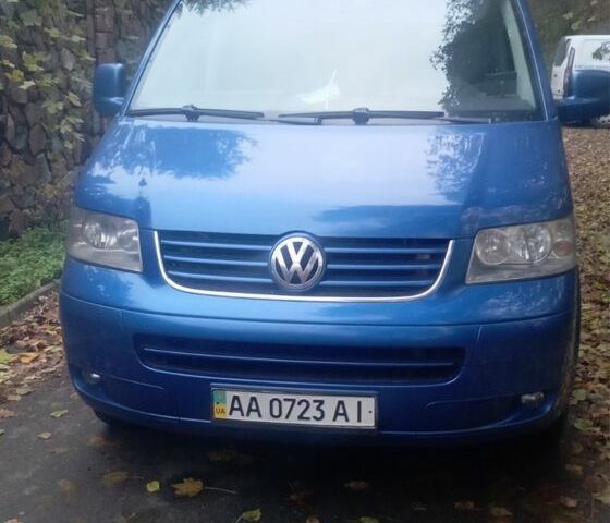 Синий Фольксваген Мультиван, объемом двигателя 2.5 л и пробегом 308 тыс. км за 25000 $, фото 4 на Automoto.ua