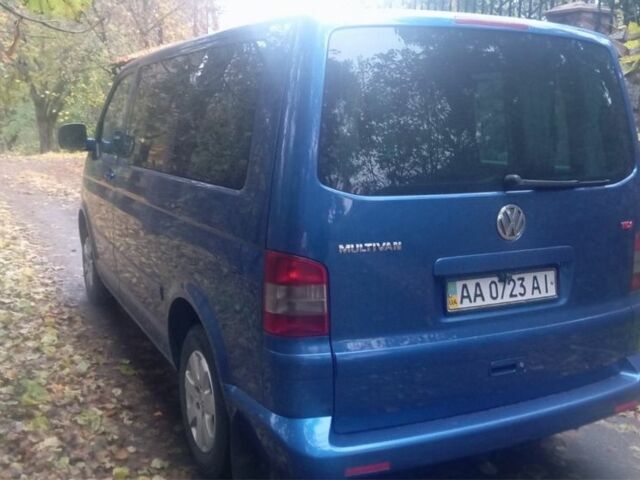 Синий Фольксваген Мультиван, объемом двигателя 2.5 л и пробегом 308 тыс. км за 25000 $, фото 2 на Automoto.ua