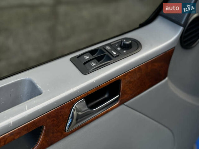 Фольксваген Мультиван 2007 в Житомире на Automoto.ua Синий Фольксваген Мультиван, объемом двигателя 2.5 л и пробегом 278 тыс. км за 13999 $, фото 20 на Automoto.ua